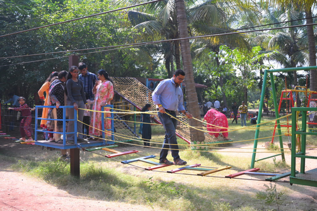 कुटुंबासोबत रिलॅक्स वेळ NatureNestt Agro Tourism Pune