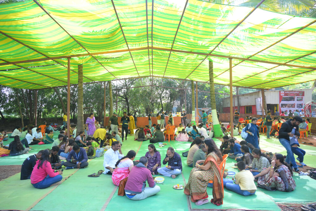 शुद्ध शाकाहारी जेवण NatureNestt रिसॉर्ट पुणे